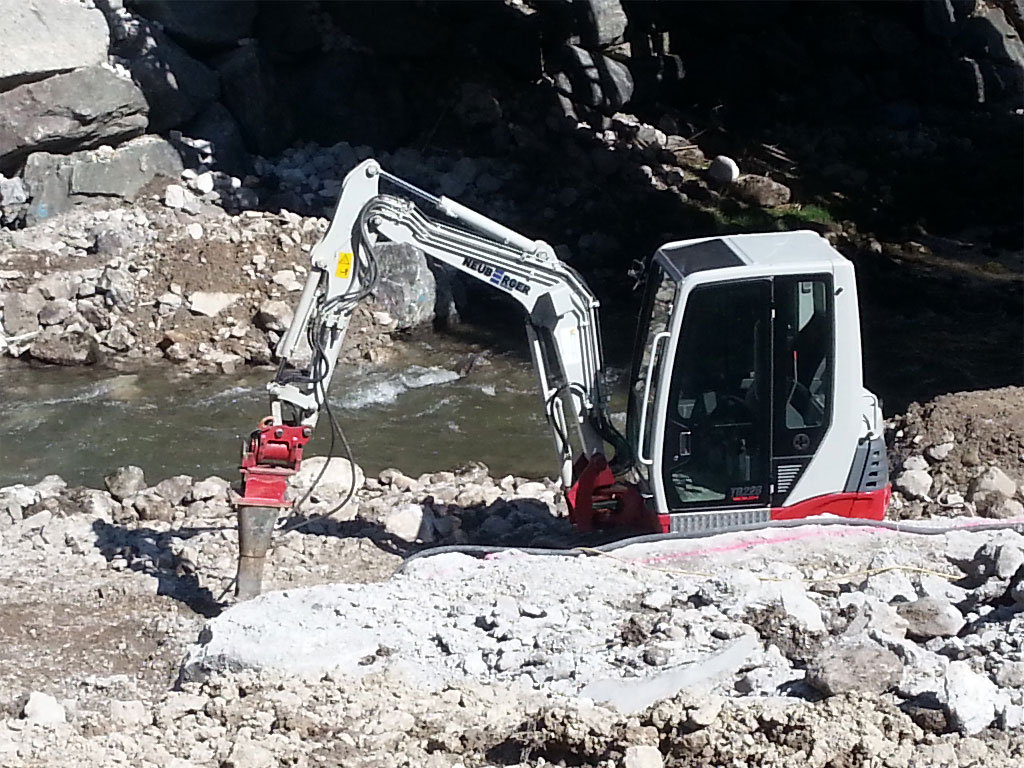 Takeuchi TB228